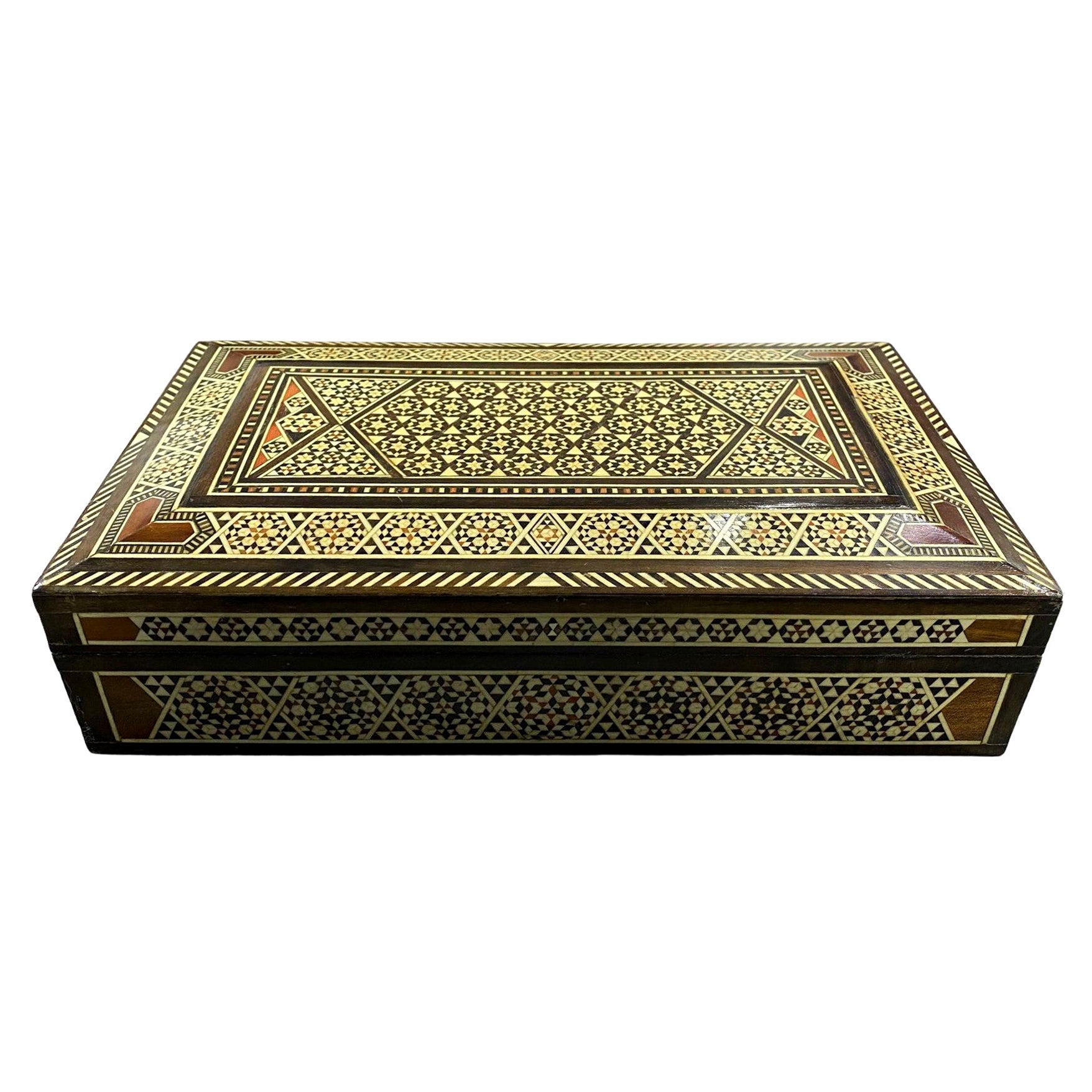 Grande boîte à bijoux marocaine mauresque du Moyen-Orient en bois incrusté de micro-mosaïque