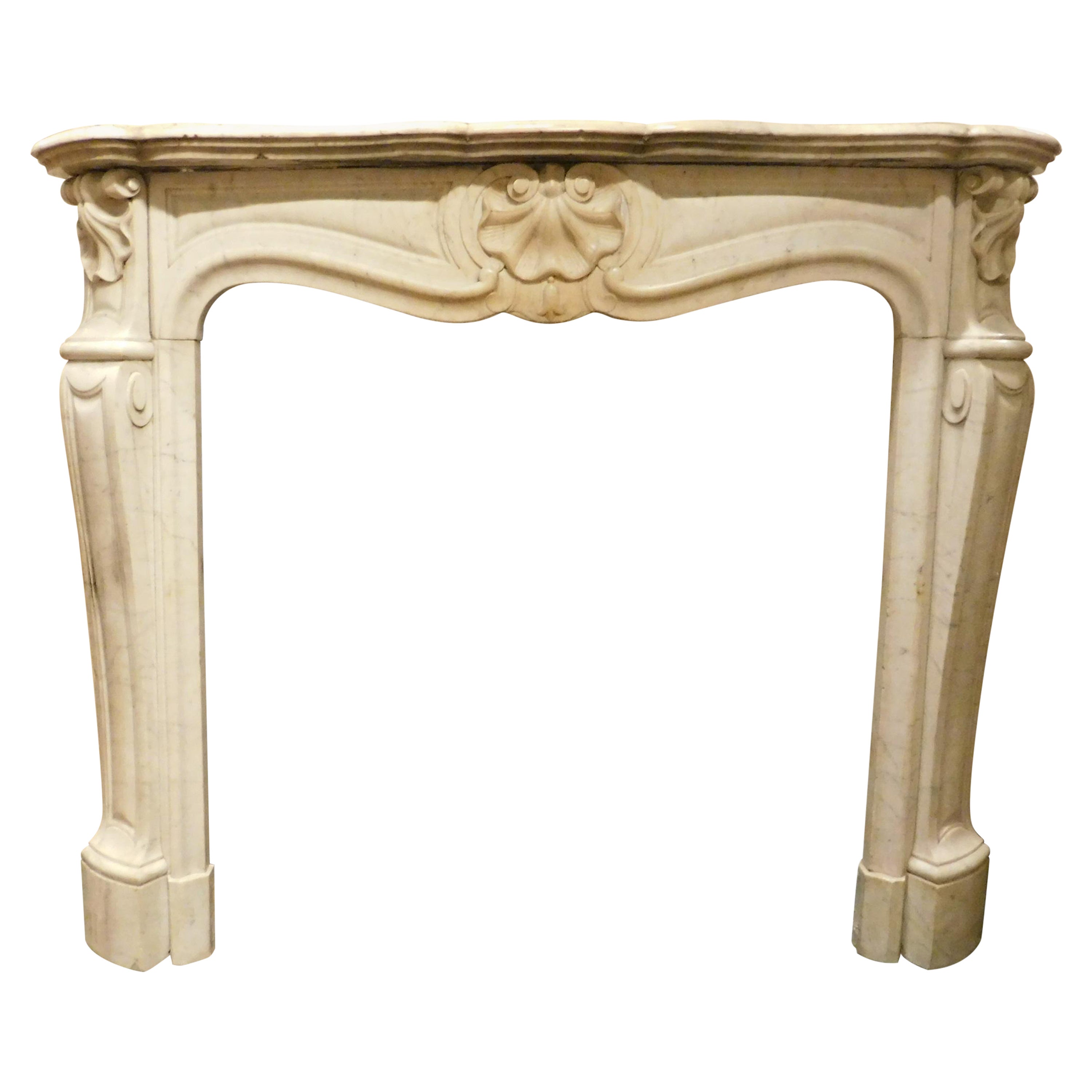 Antique Fireplace in White Carrara Marble with Three Shells, 18th Century France