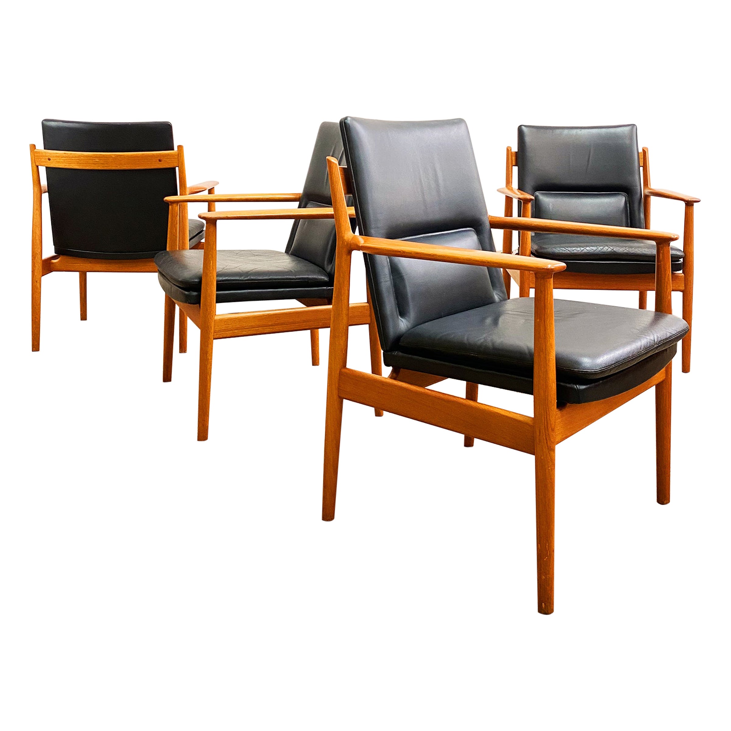 Danish Mid Century Teak Armrest Dining Chairs, Model 431 by Arne Vodder, Sibast
