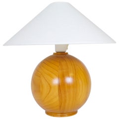 Mid-Century Modern Sculptural Table Lamp in Solid Pine, Sweden, 1970s
