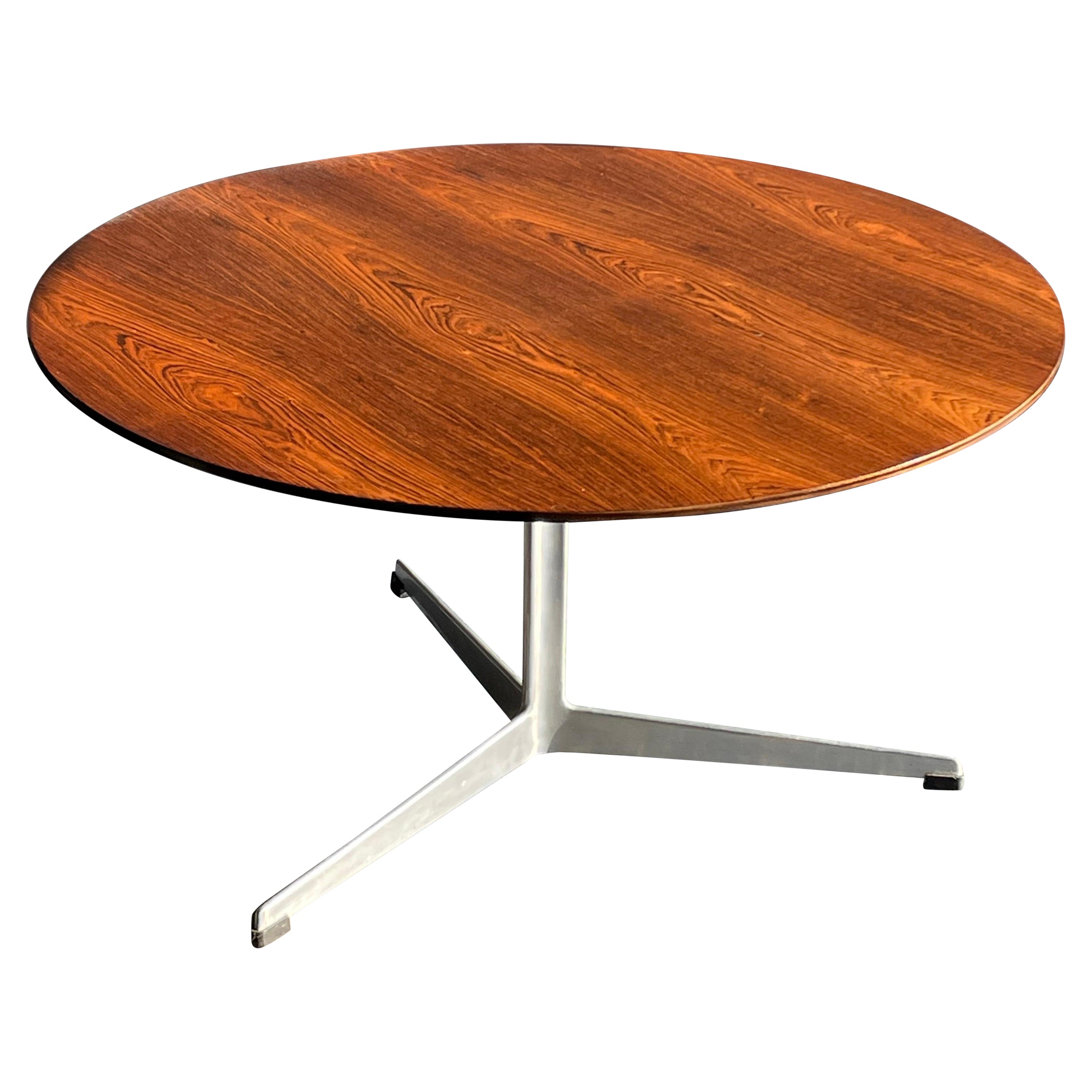 Table basse en bois de rose Arne Jacobsen pour Fritz Hansen