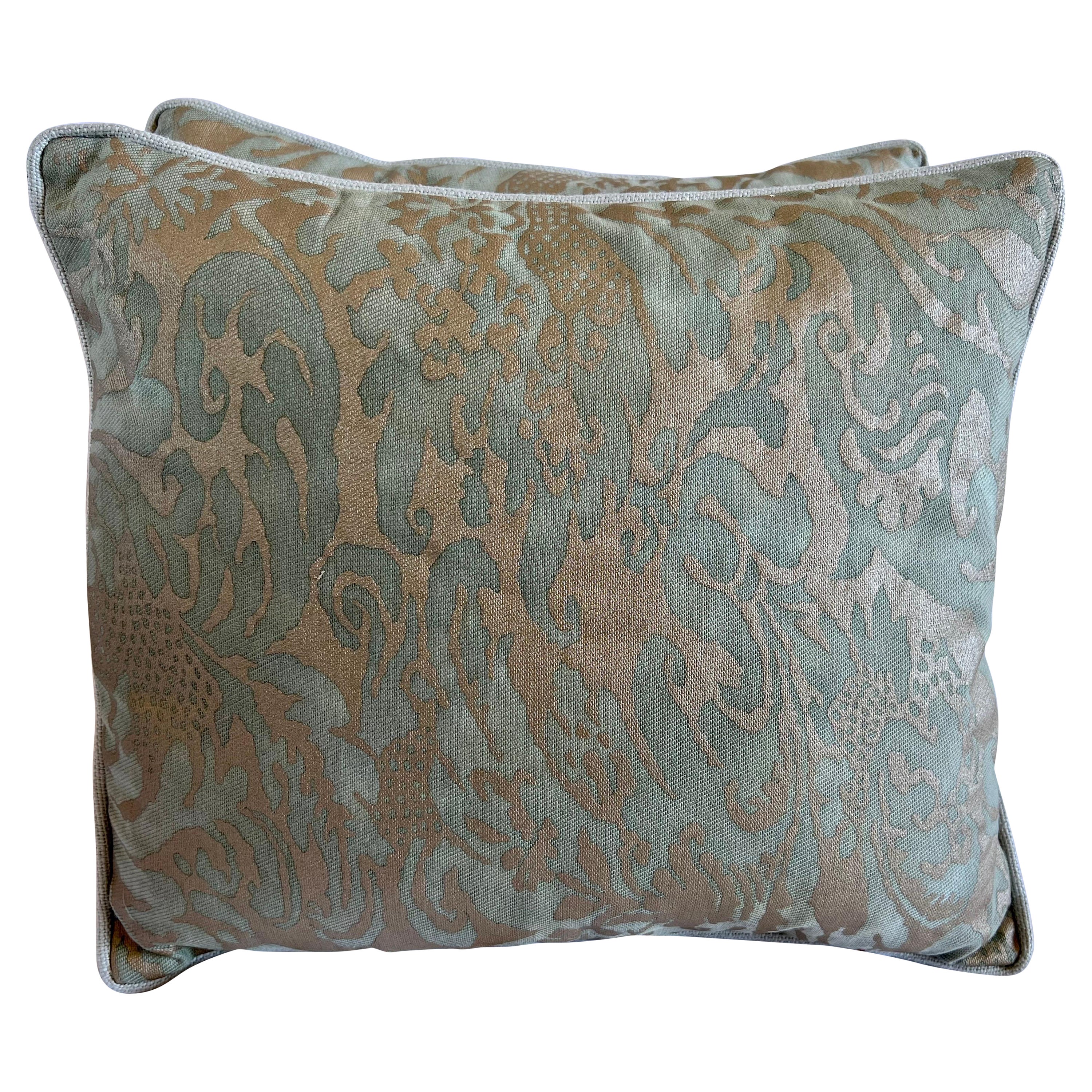 Pair of Pink and Cream Fortuny Pillows For Sale at 1stDibs