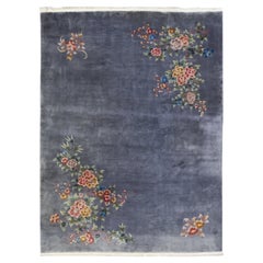 Tapis Art Déco chinois ancien en laine à fleurs grises fait à la main