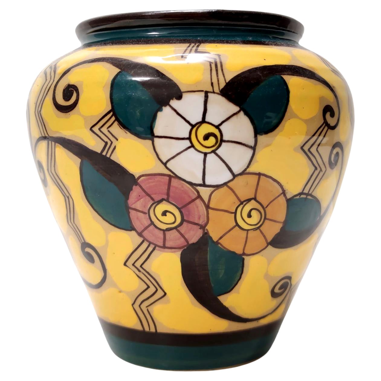 Futuristische Vase aus gelb glasiertem Steingut mit floralen Motiven, Italien
