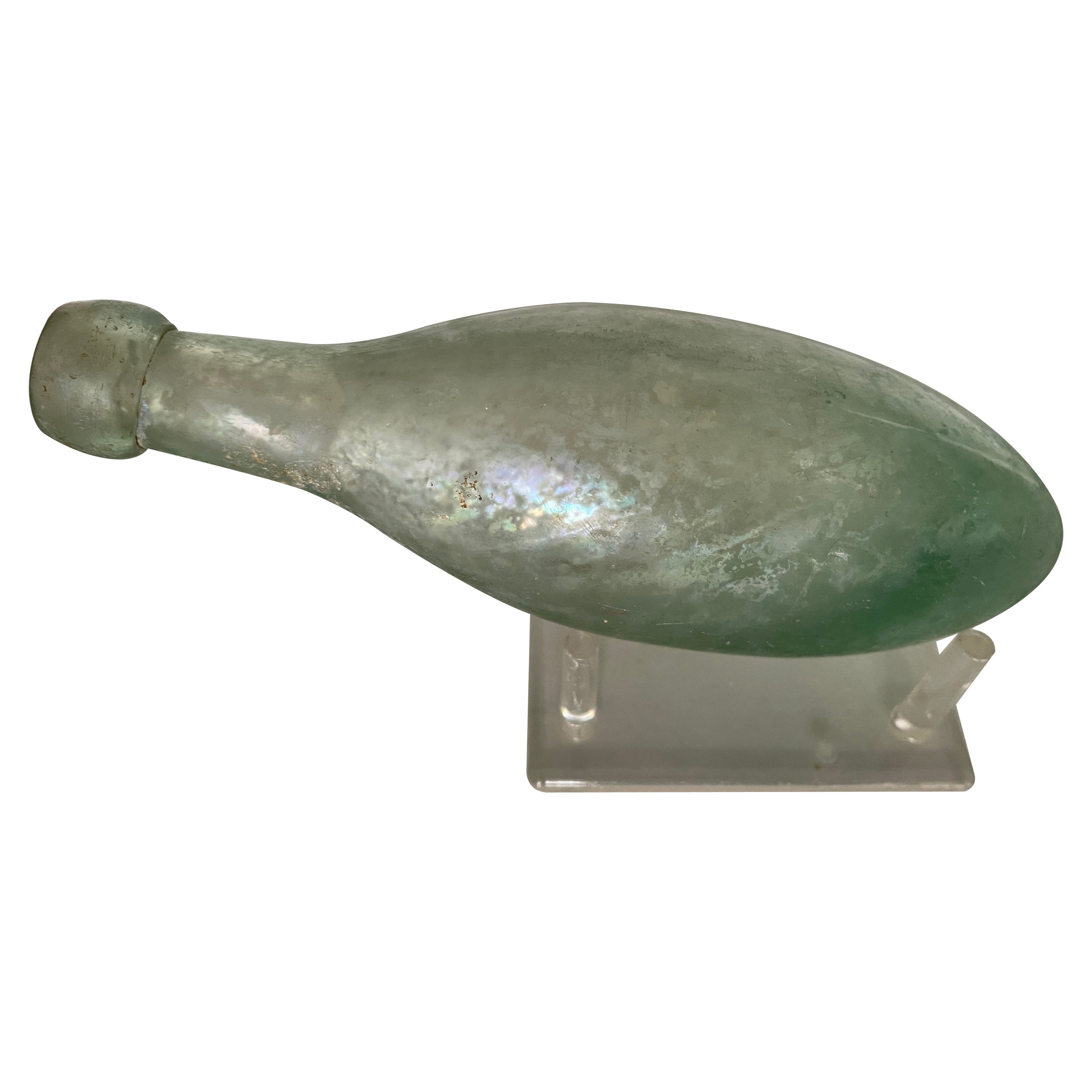 Antike schillernde Glasflasche im antiken klassischen Stil im Angebot