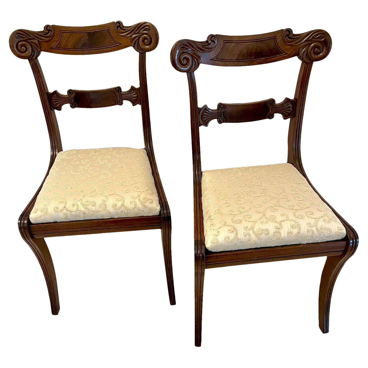 Pair of Quality Antique Regency Carved Mahogany Side Chairs For Sale