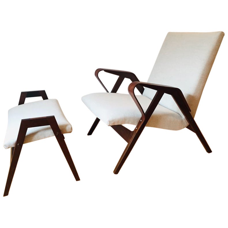 Set di due poltrone e sgabello in stile Mid-Centuy di Tatra in vendita