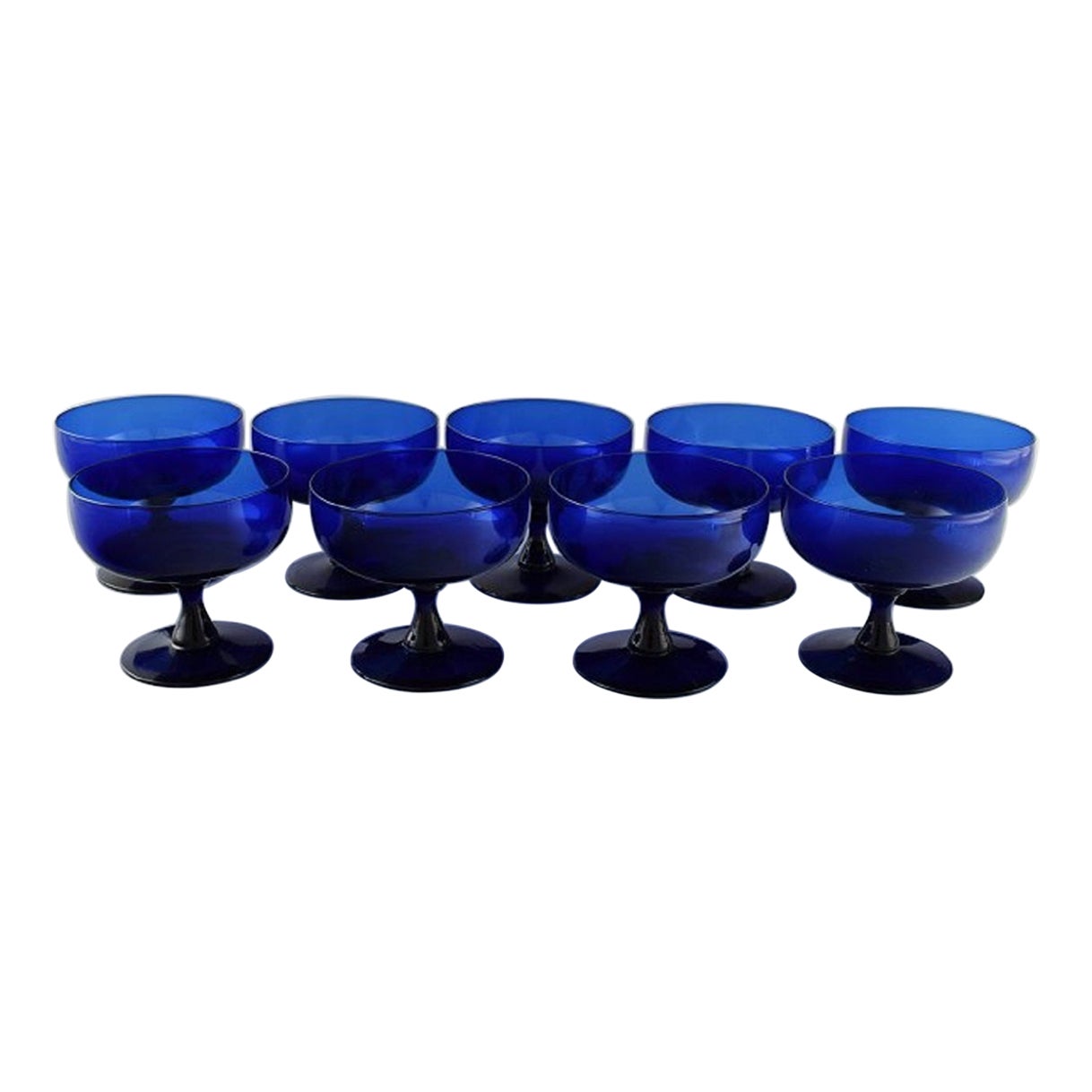 Monica Bratt para Reijmyre, 9 Copas de vidrio soplado azul