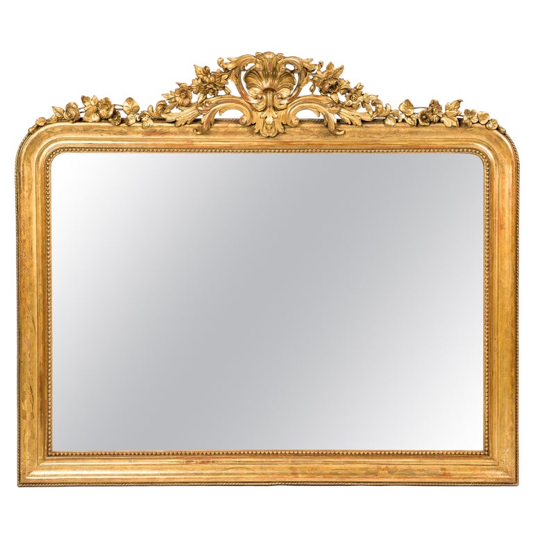 Miroir Louis Philippe français ancien du 19ème siècle doré à la feuille  d'or avec crête - En vente sur 1stDibs