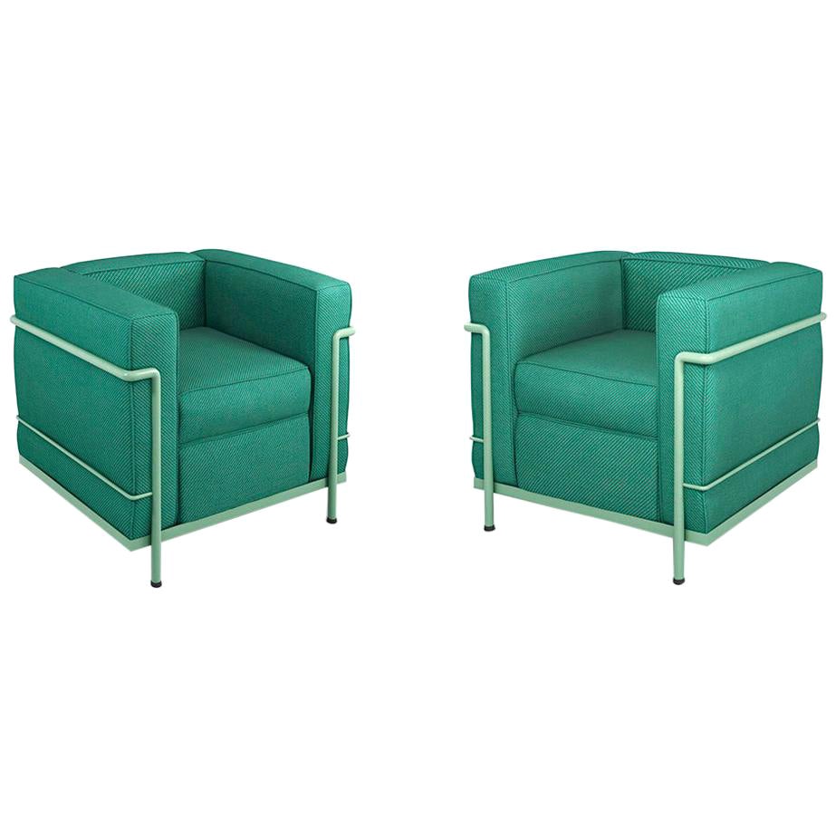 Ensemble de deux fauteuils LC2 de Le Corbusier, Charlotte Perriand par Cassina