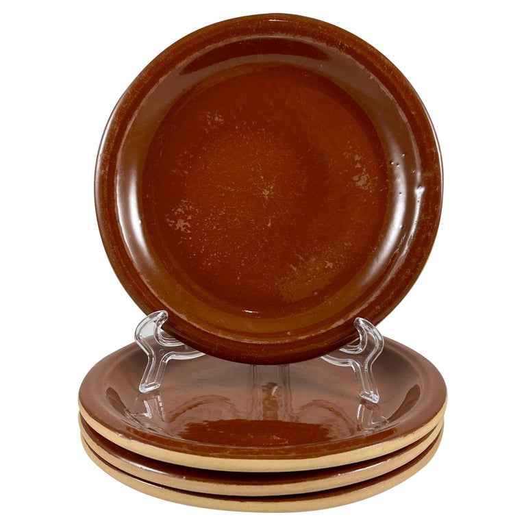 Assiettes en poterie rustique Vallauris en terre cuite à glaçure tressée,  S/4 En vente sur 1stDibs
