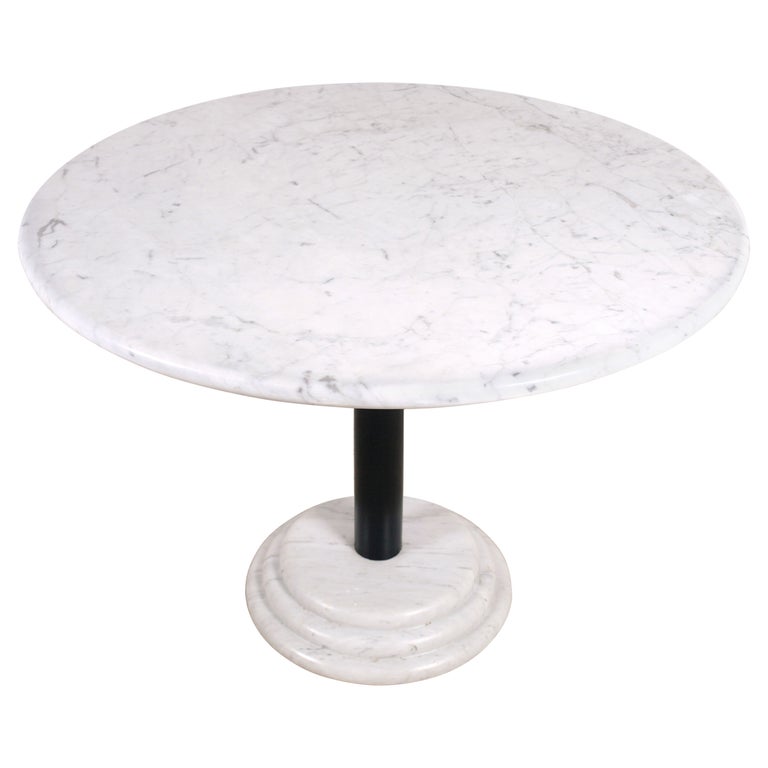 1980s Ettore Sottsass Attributed Round Carrara Marble Dining Table, Italy For Sale