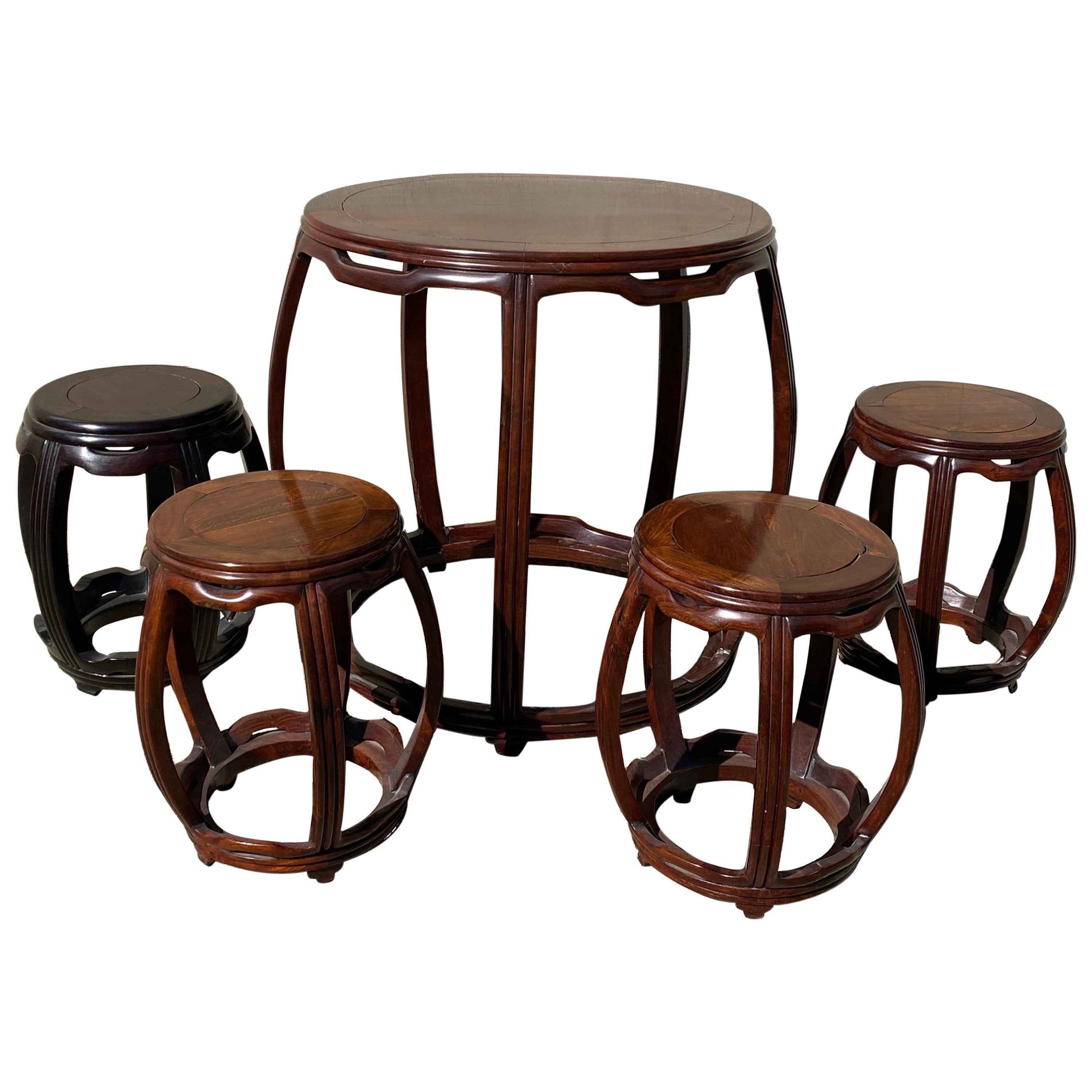 Early 20th Century Set of Chinese Barrel Form Table with Stools