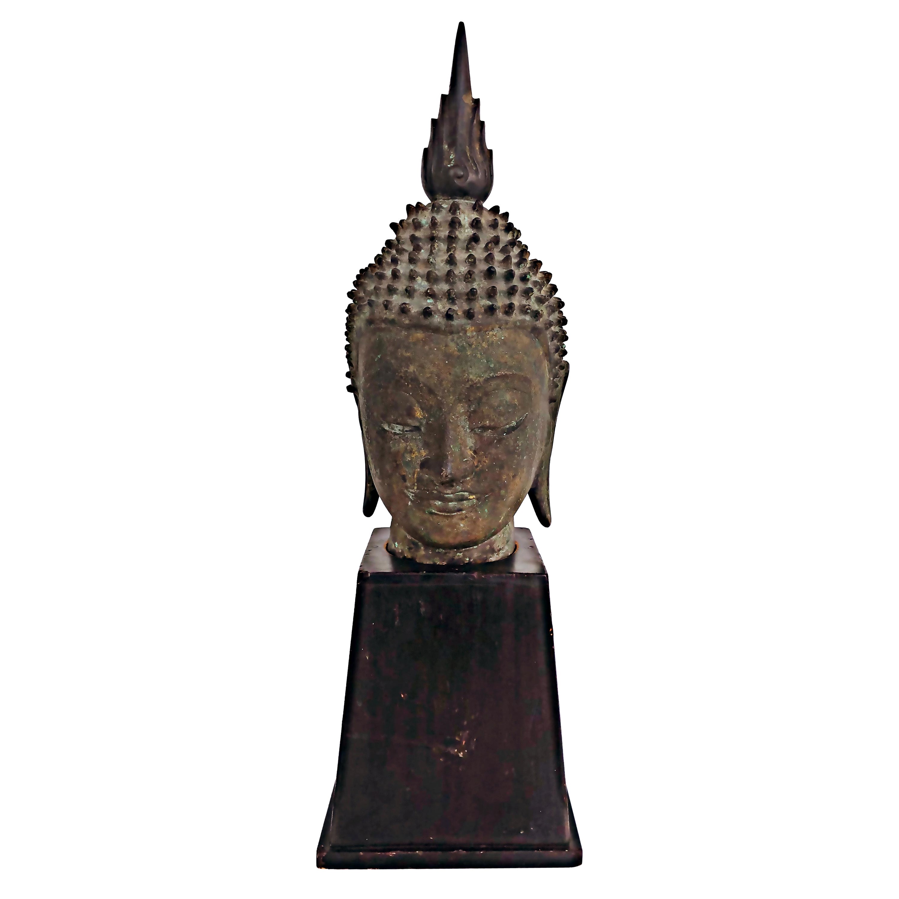 Vintage Thailand Bronze Buddha Sculpture on Plinth, Dark Green Patina For Sale