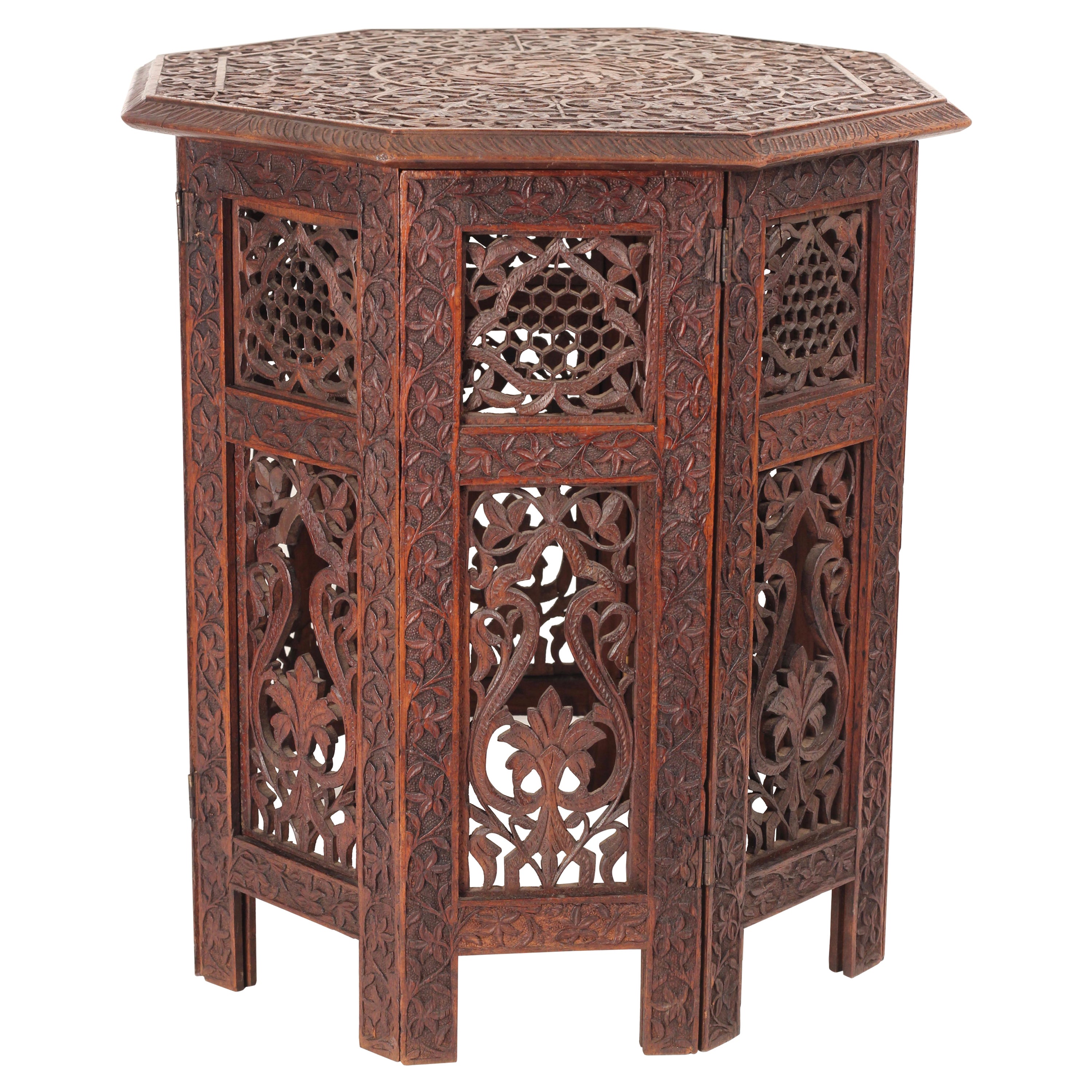 Table octogonale mauresque en bois sculptée à la main du 19ème siècle, style Boho Chic