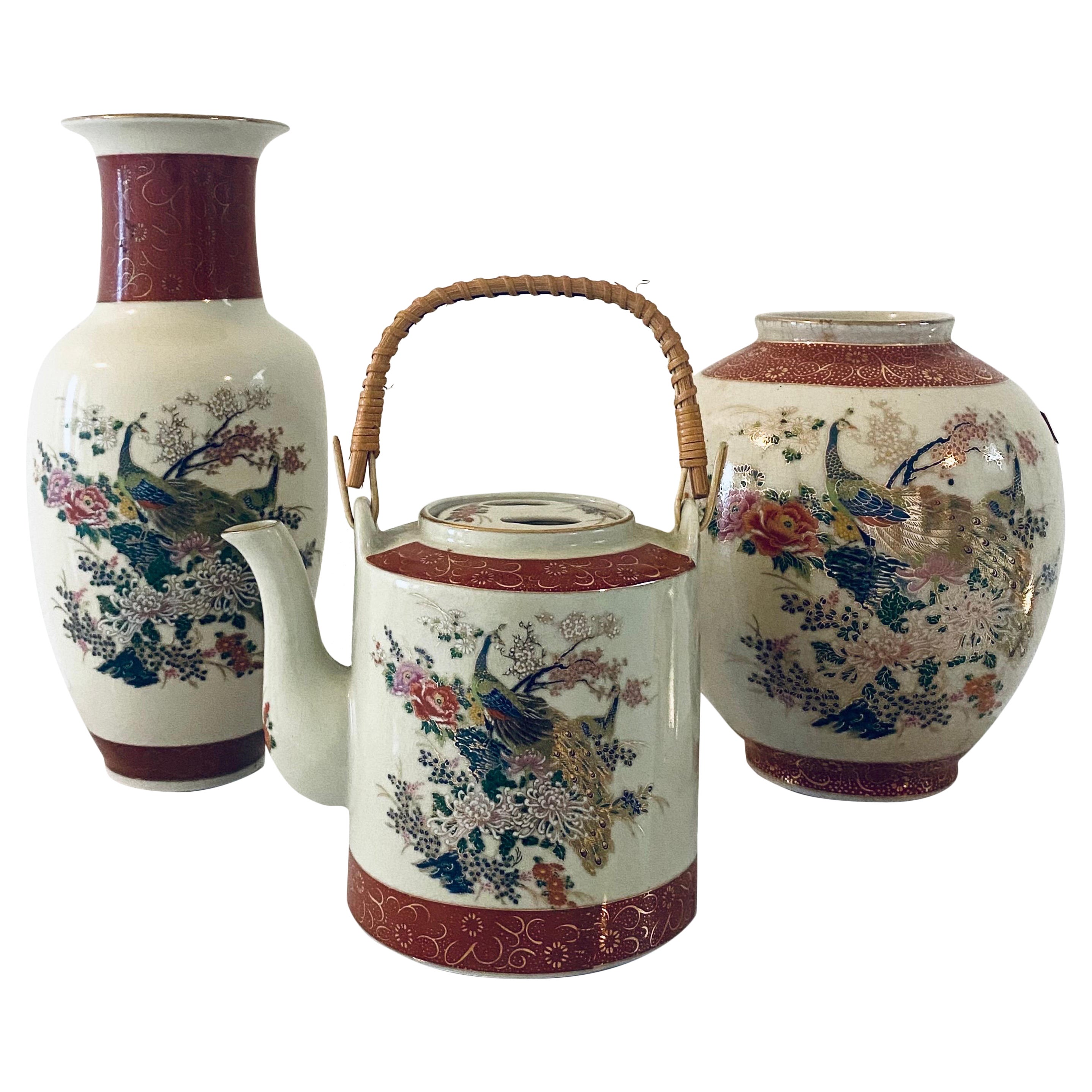 Spectaculaire service 3 pièces de vases et théière japonais Satsuma en forme de paon