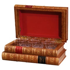 Boîte à livres reliée en cuir gaufré français du milieu du siècle avec six verres à la mode ancienne