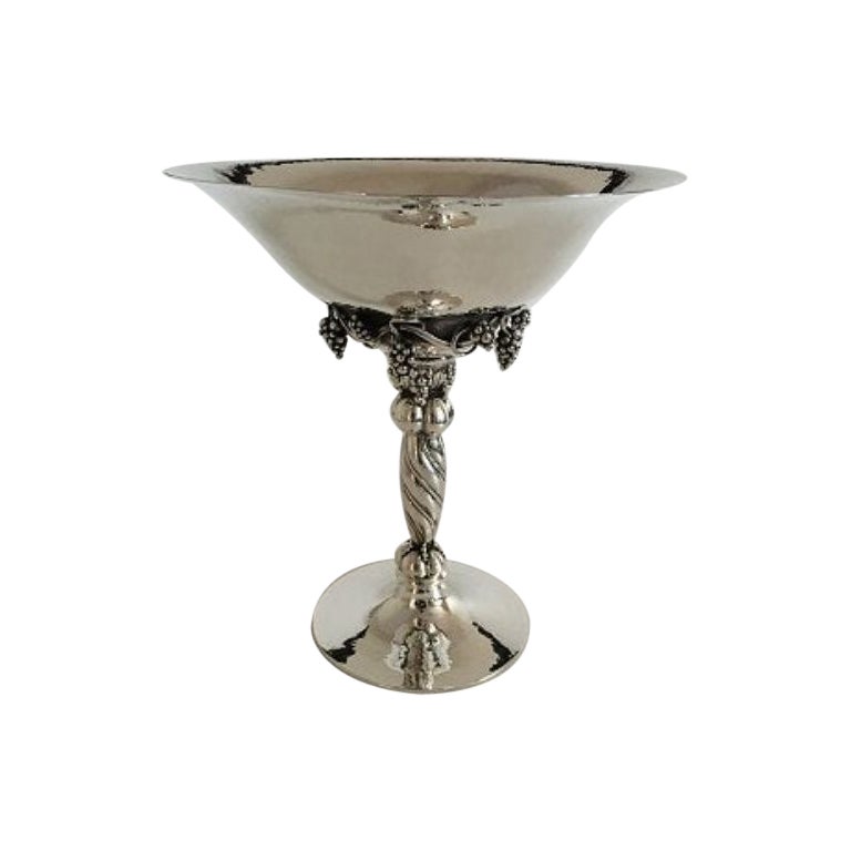 Georg Jensen Sterling Silver Large Footed Grape Bowl No 264 from 1915-1927 For Sale