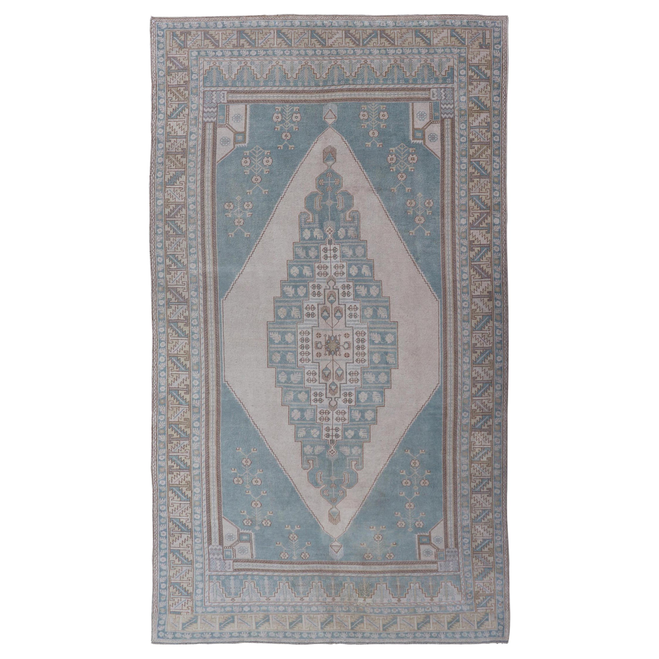 Large Vintage Turkish Oushak Rug with Central Medallion in Blue and Cream