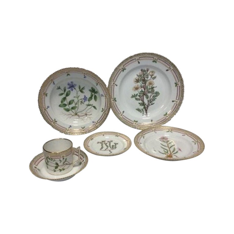 Antique Royal Copenhagen Flora Danica Dinner Set for 12 Persons 72 Pieces For Sale