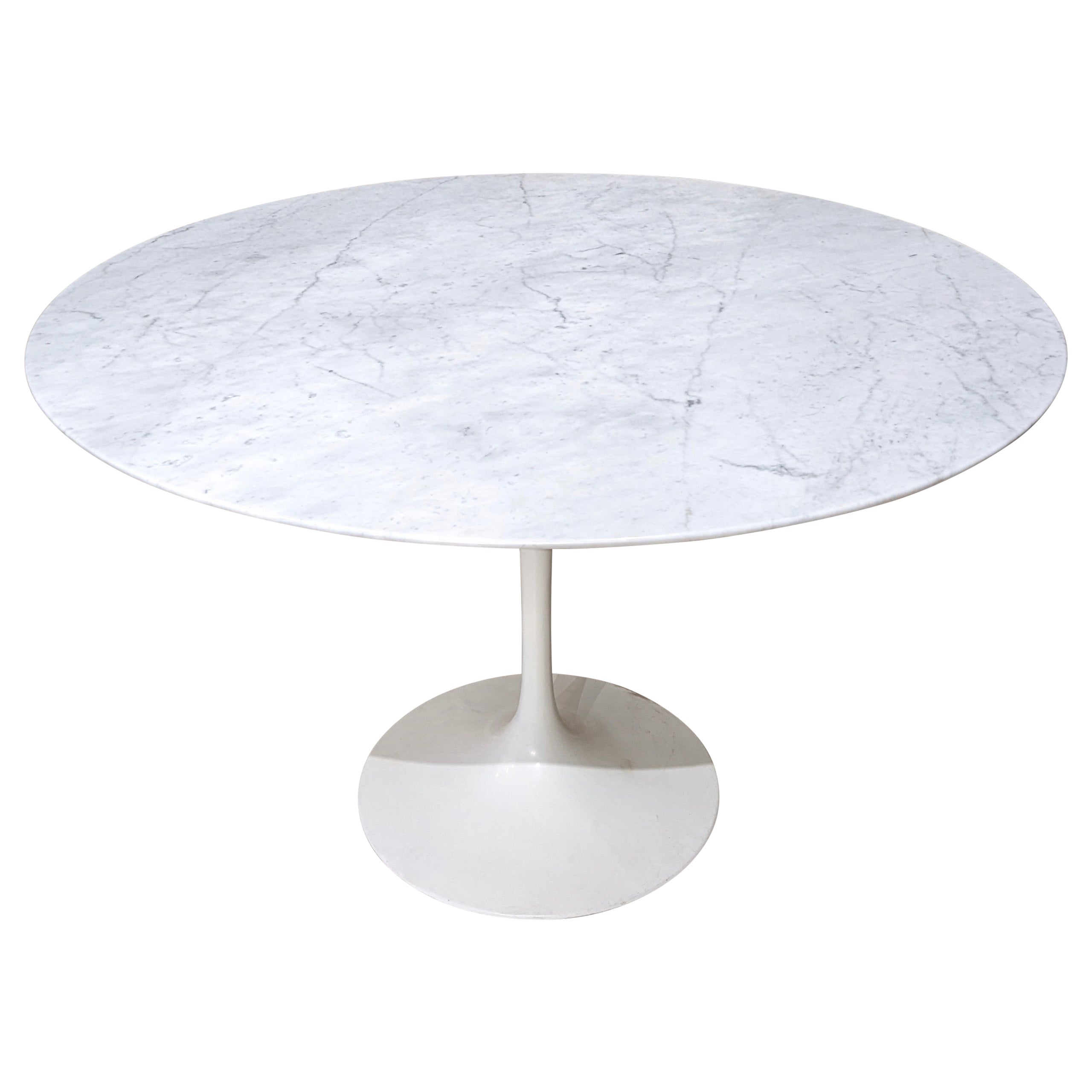 5' Foot Oval Tulip Coffee Table by Eero Saarinen for Knoll at 1stDibs