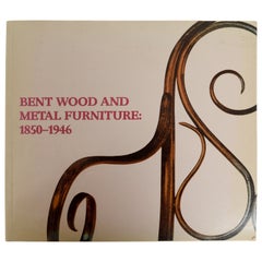 Meubles en bois cintré et métal 1850-1946 de Derek Ostergard