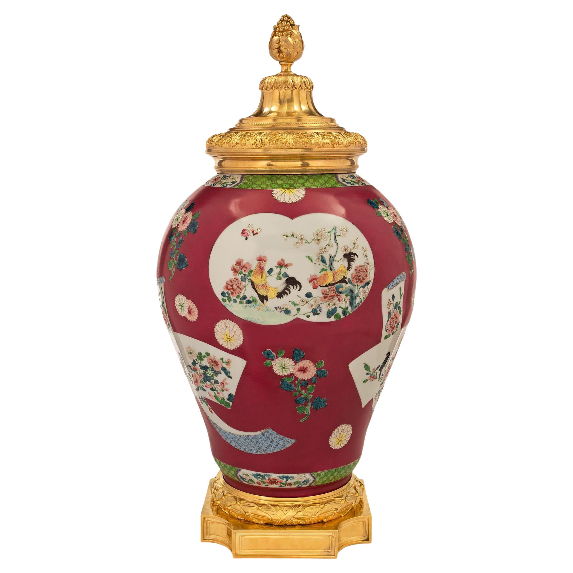 Chinese Export 19th Century Porcelain Urn For Sale