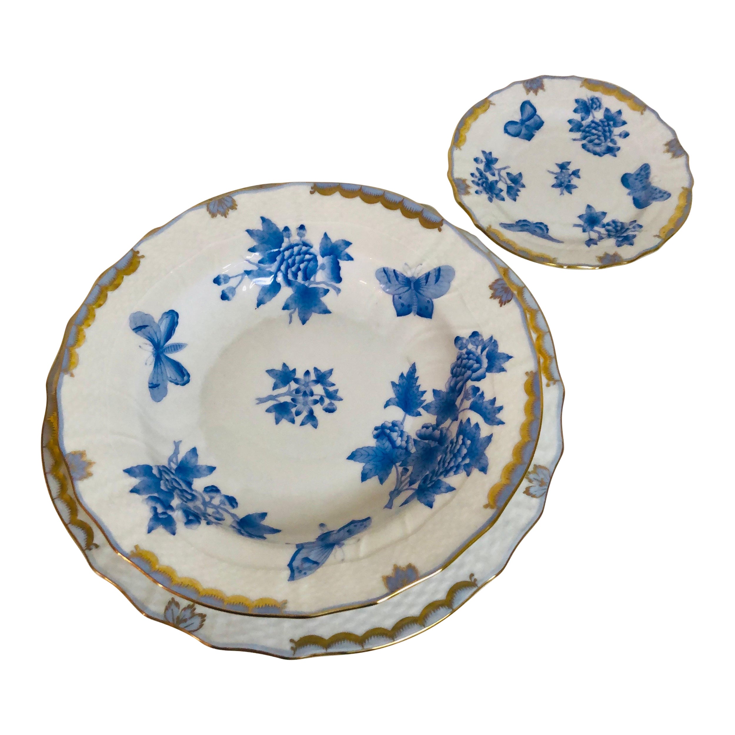 Extensive Herend Fortuna Dinner Service Painted with Butterflies and Flowers For Sale