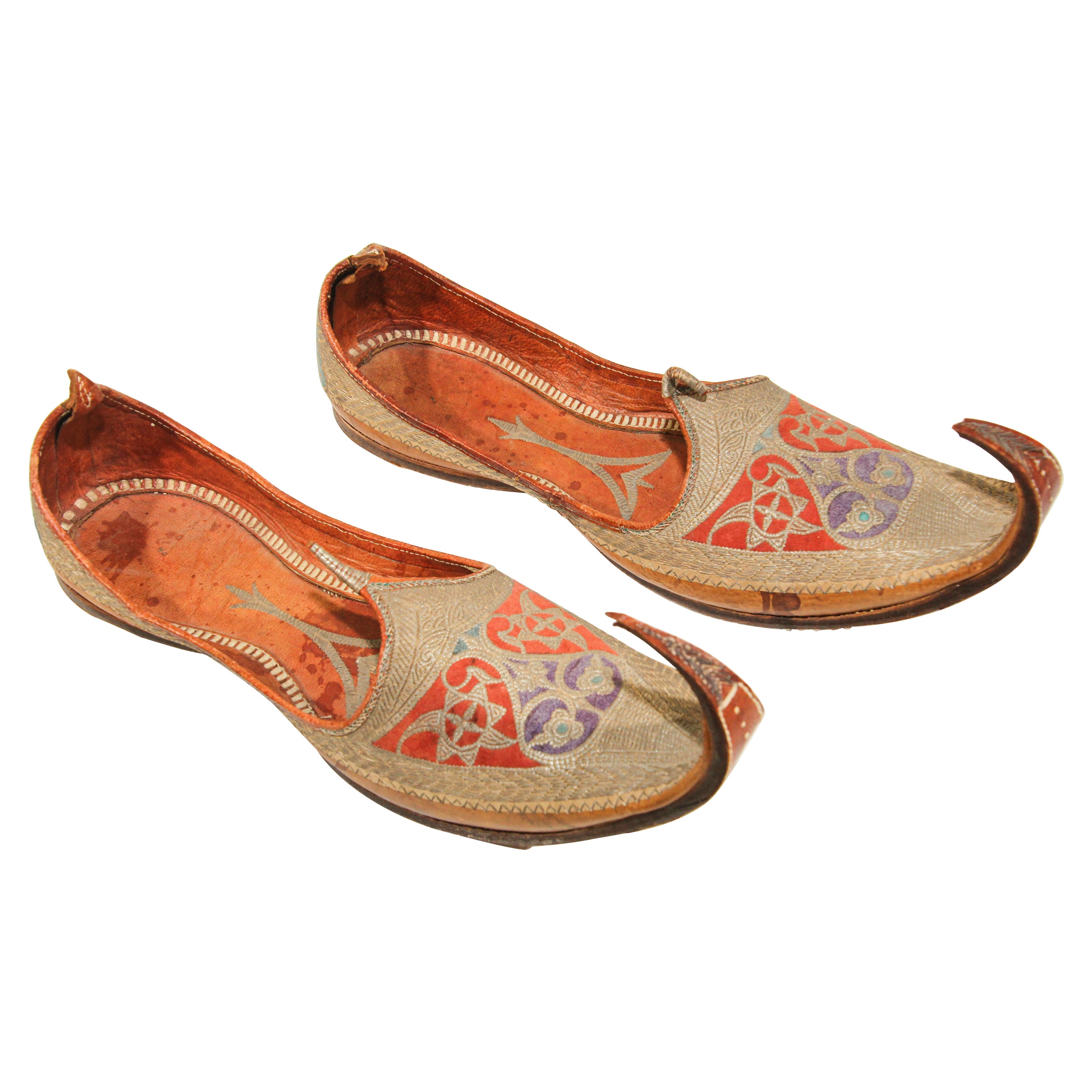 Antique Leather Mughal Shoes with Gold Embroidered For Sale