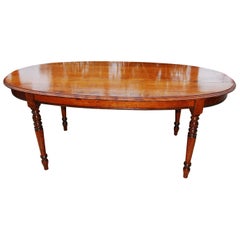 French Provincial Early 20th Century Oak Oval Dining Table with Turned Legs