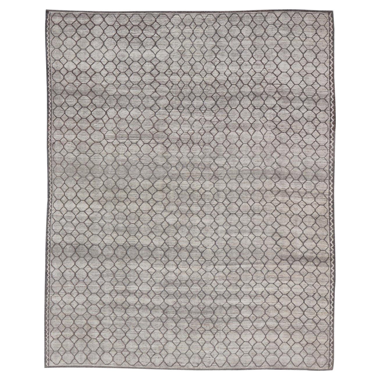 Modern Hand-Knotted Rug in Wool with All-Over Design in Light Gray & off White For Sale