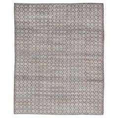 Modern Hand-Knotted Rug in Wool with All-Over Design in Light Gray & off White