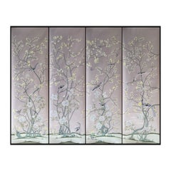 Papier peint à motifs floraux de chinoiseries sur soie violette, peinture à la main