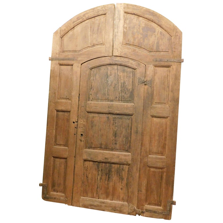 Antique Arched Entrance Door in Poplar with Little Door, 19th Century Italy  For Sale at 1stDibs