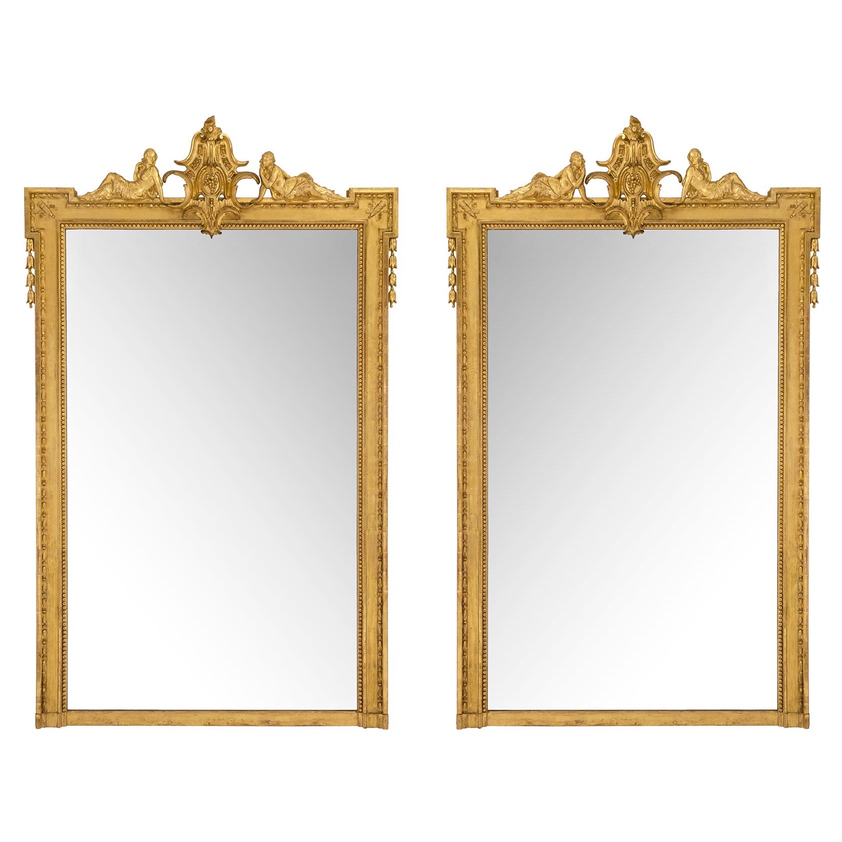 Paire de miroirs en bois doré de style Louis XVI du milieu du XIXe siècle français en vente
