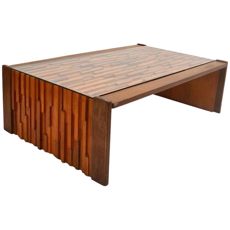 Table basse de Percival Lafer Brasil en bois de feuillus avec plateau en relief