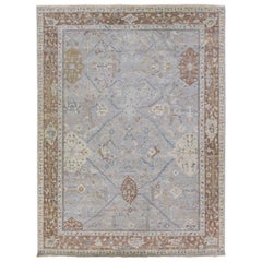 Tapis en laine gris à motifs floraux fait à la main de la collection artisanale Apadana