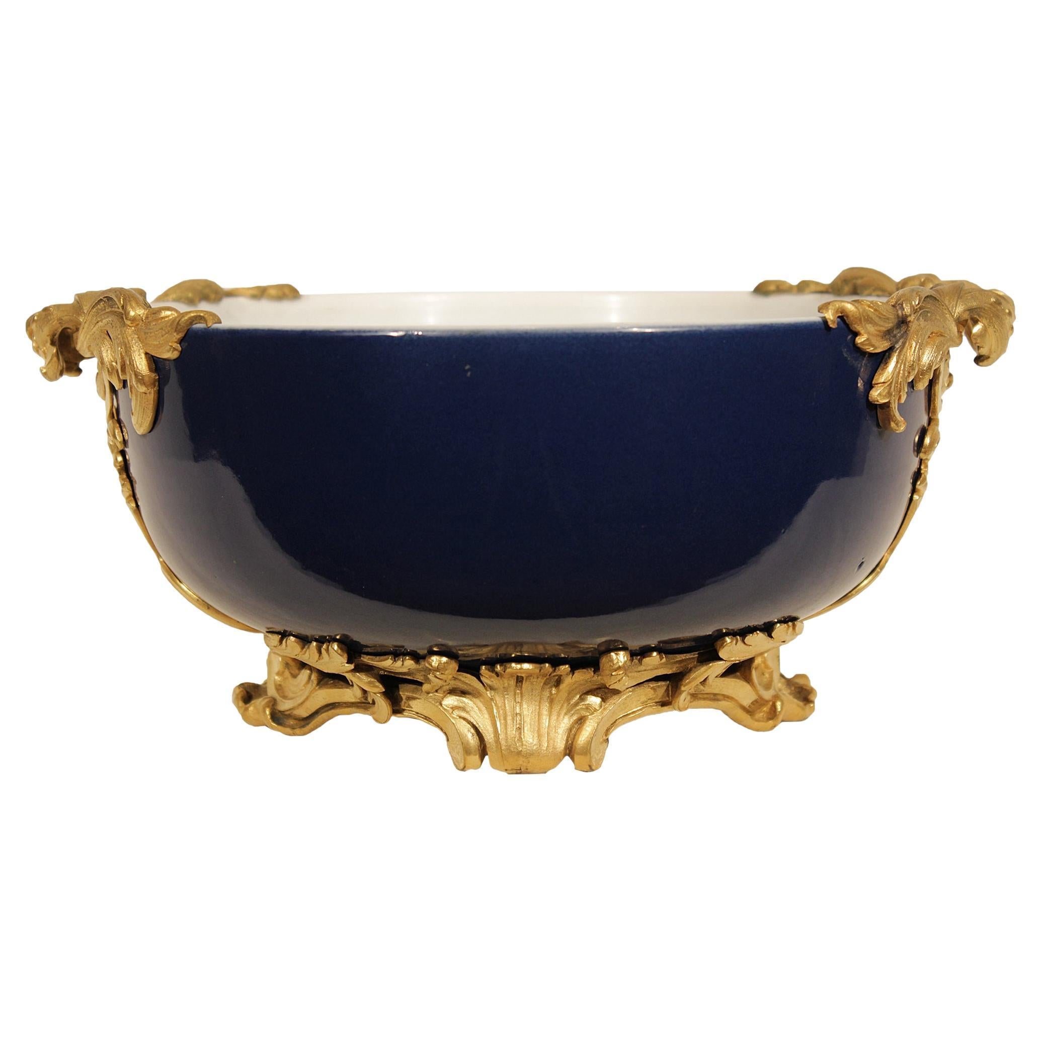 19th Century Chinese Cobalt Blue Porcelain Centerpiece For Sale