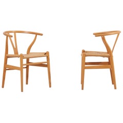 1 des 2 paires de chaises Wishbone de Hans Wegner, Danemark, années 1960