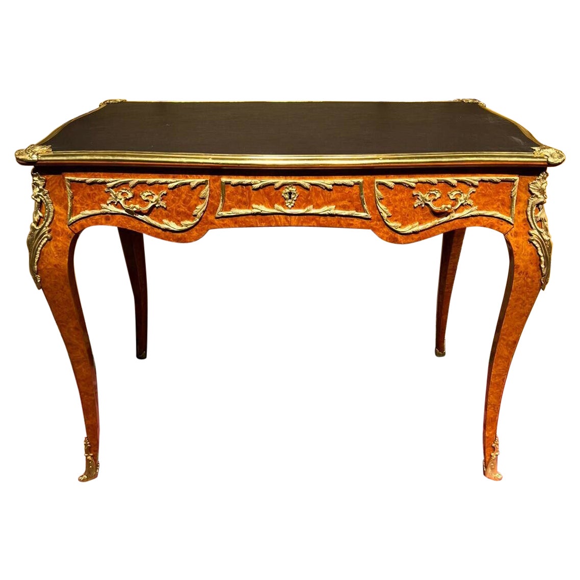 Elegantes antikes Louis XV Stil Furnier Dame Bureau Plat / Schreibtisch im Angebot