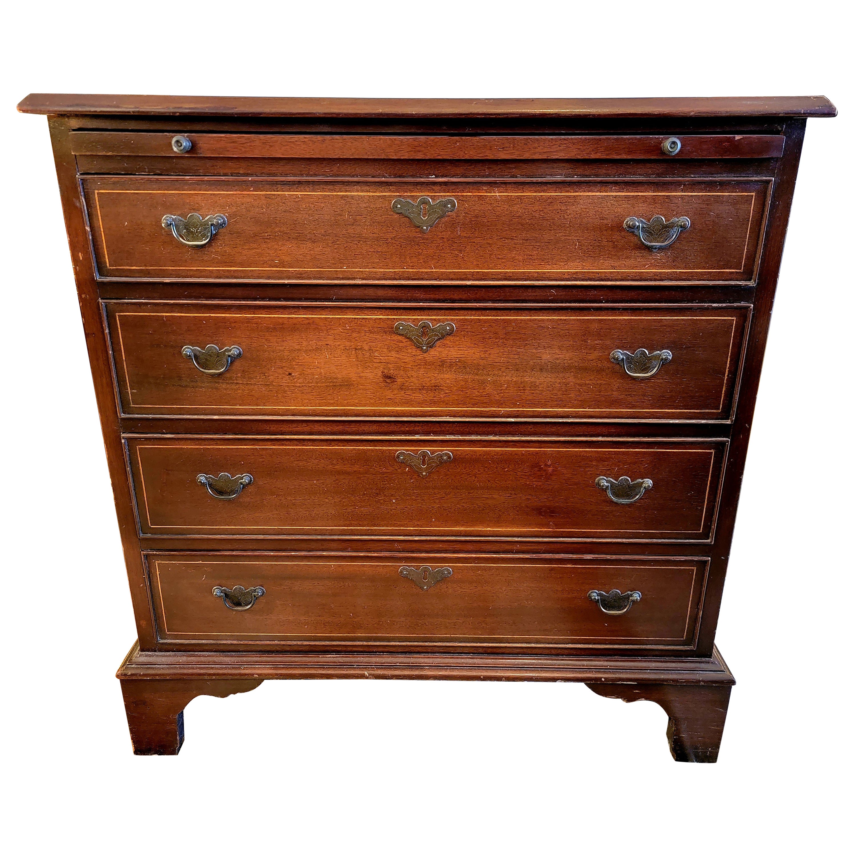 Beautiful Medium Sized Chippendale Style Mahogany Commode Chest of Drawers For Sale