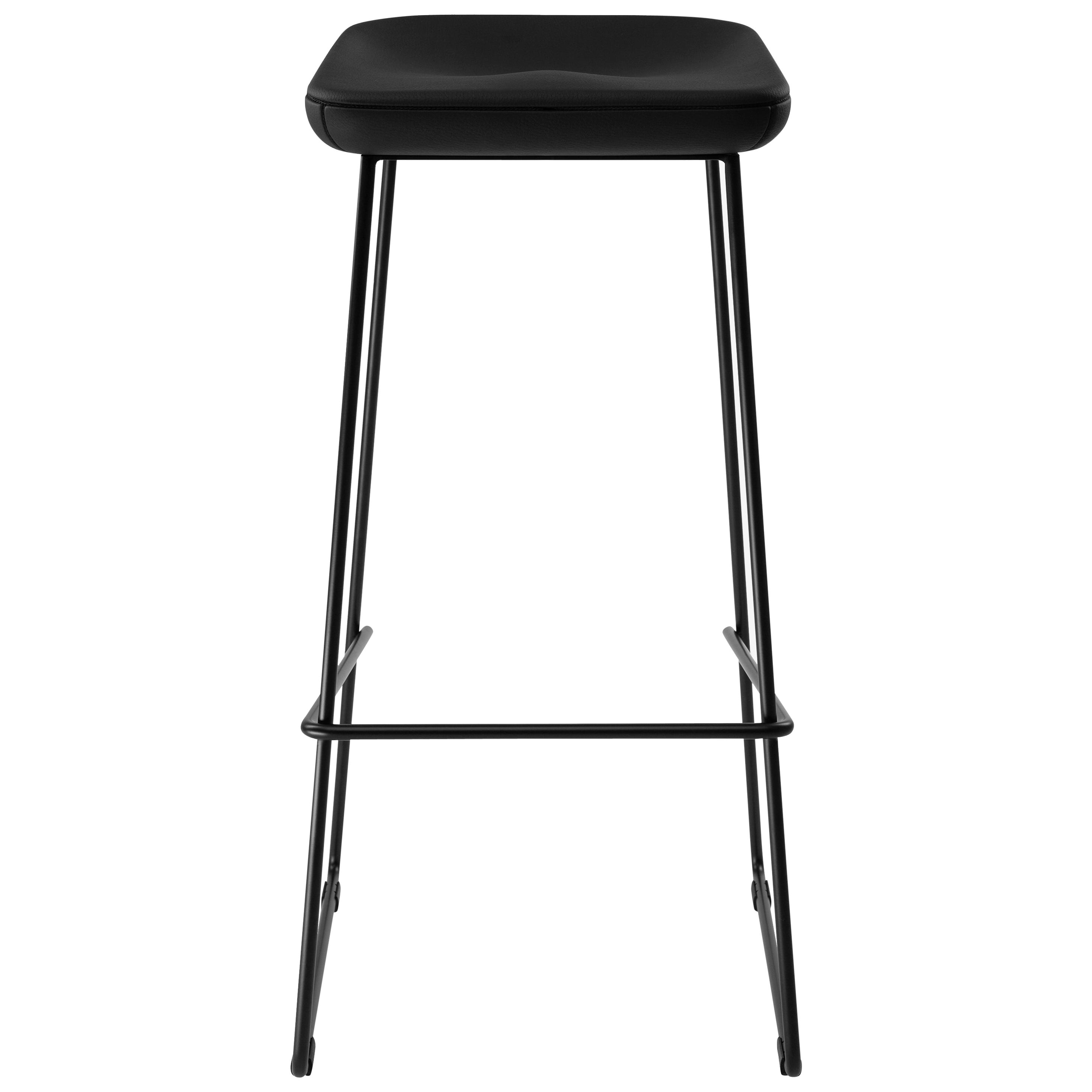 Stylish and Comfortable Bar Stool Wave with Leather seat and Steel Frame. Discover the perfect seating solution for your bar or kitchen counter with the Bar Stool Wave. Made with a comfortable leather seat and durable steel frame, this stylish bar