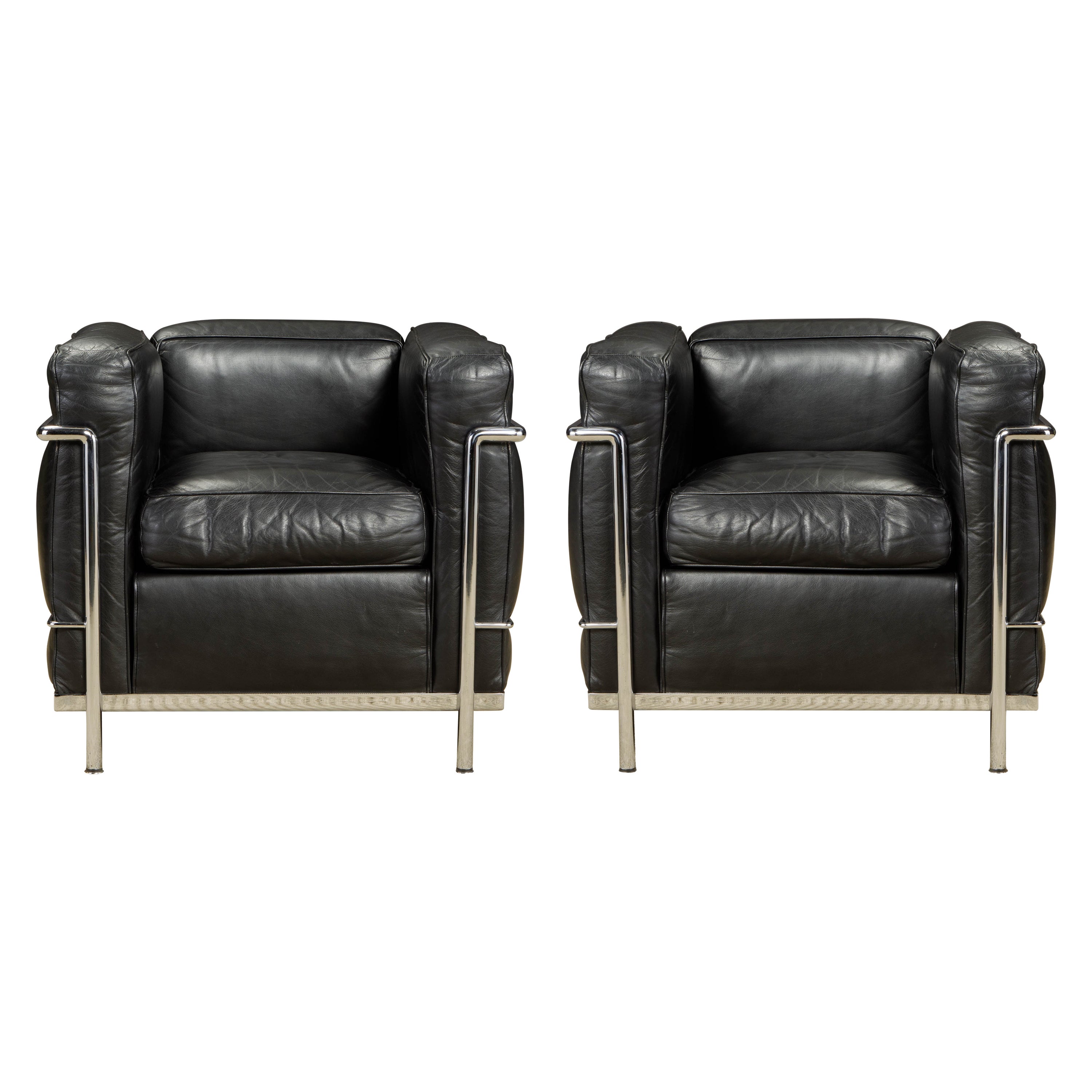 Fauteuils club en cuir noir "LC2" du début de l'année par Le Corbusier pour Cassina, signés