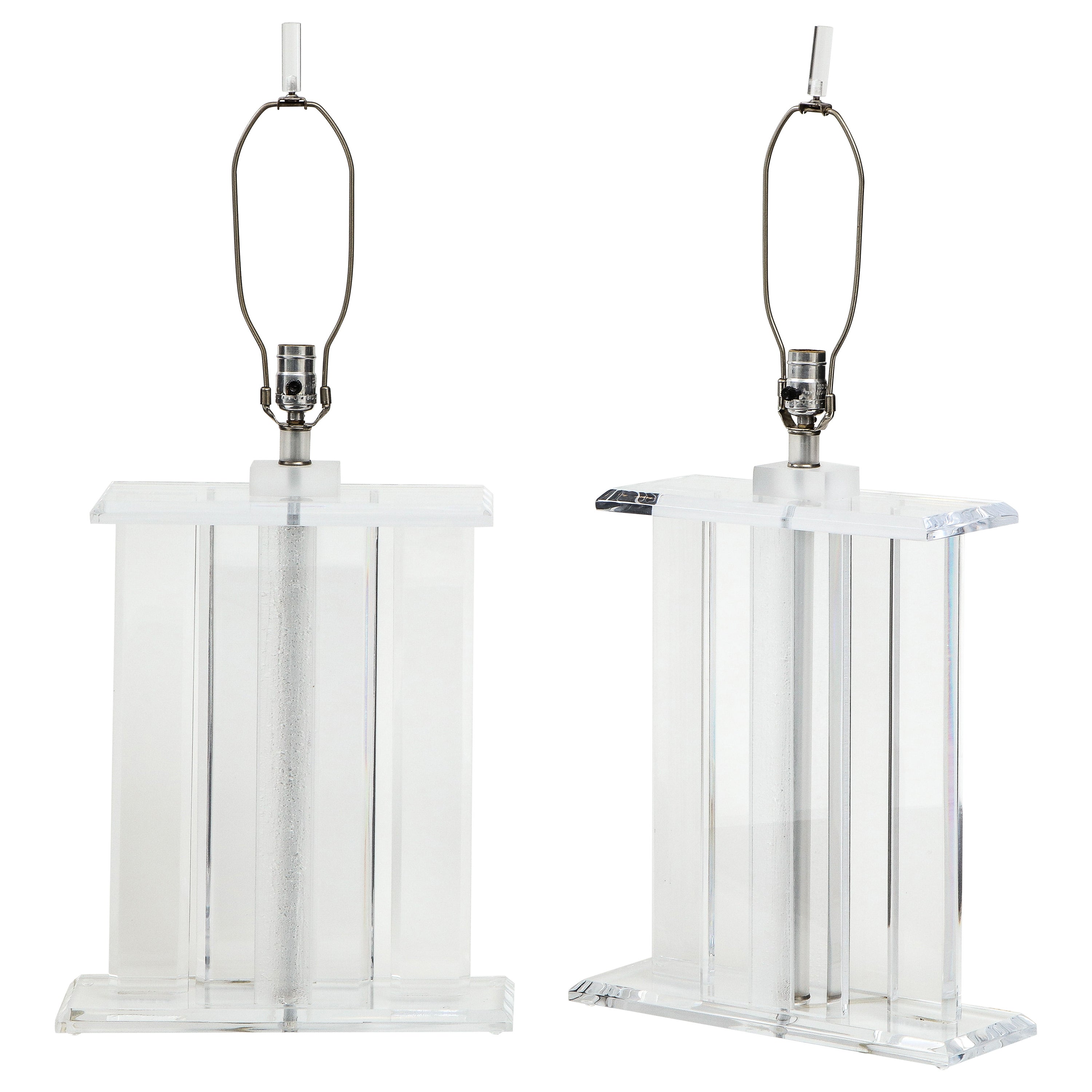 1980's Mid-Century Modern Large Lucite Table Lamps For Sale