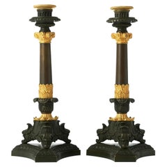 Siglo XIX Imperio francés Pareja de candelabros antiguos de bronce dorado