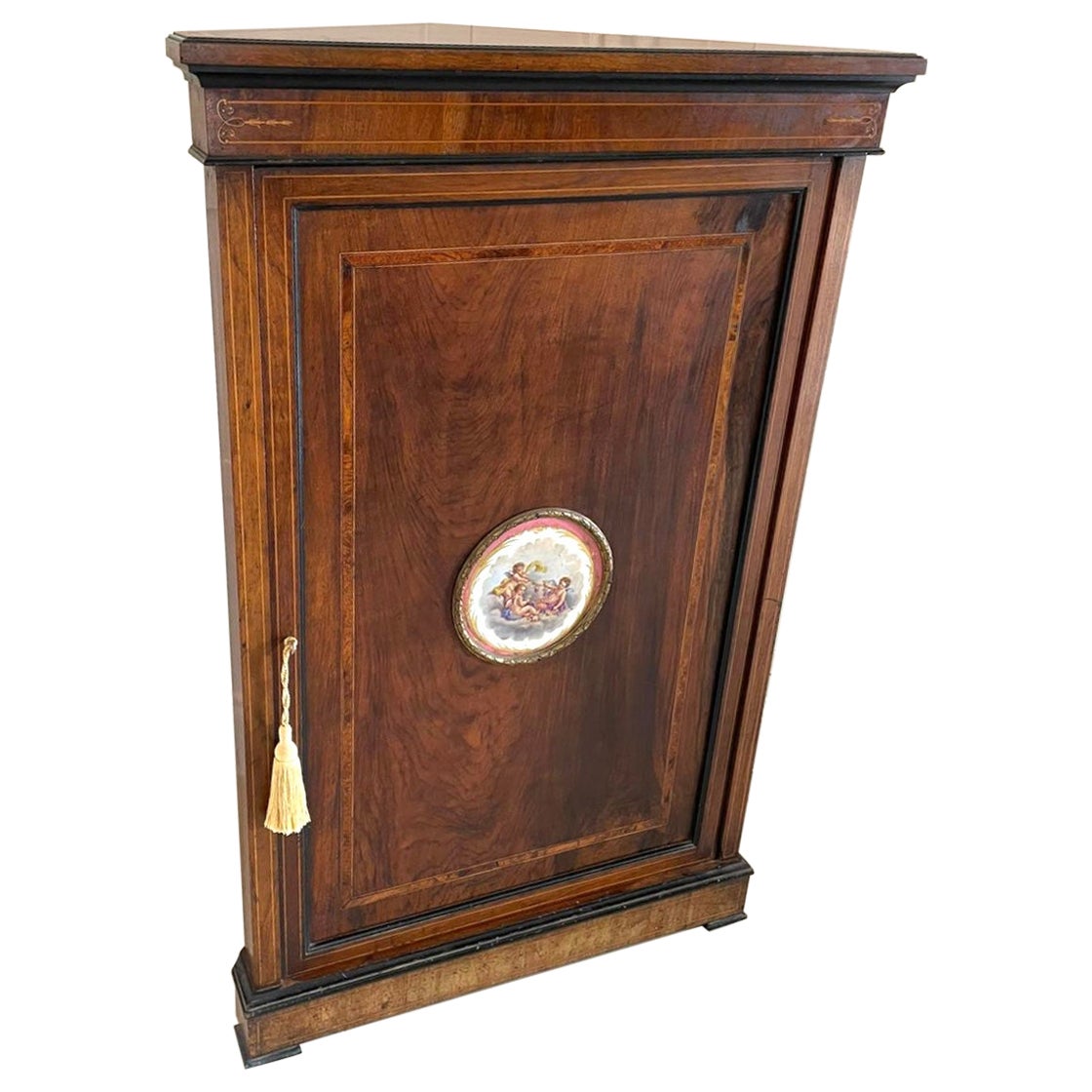 Finest Quality 19th Century Victorian Antique Inlaid Walnut Corner Cabinet For Sale