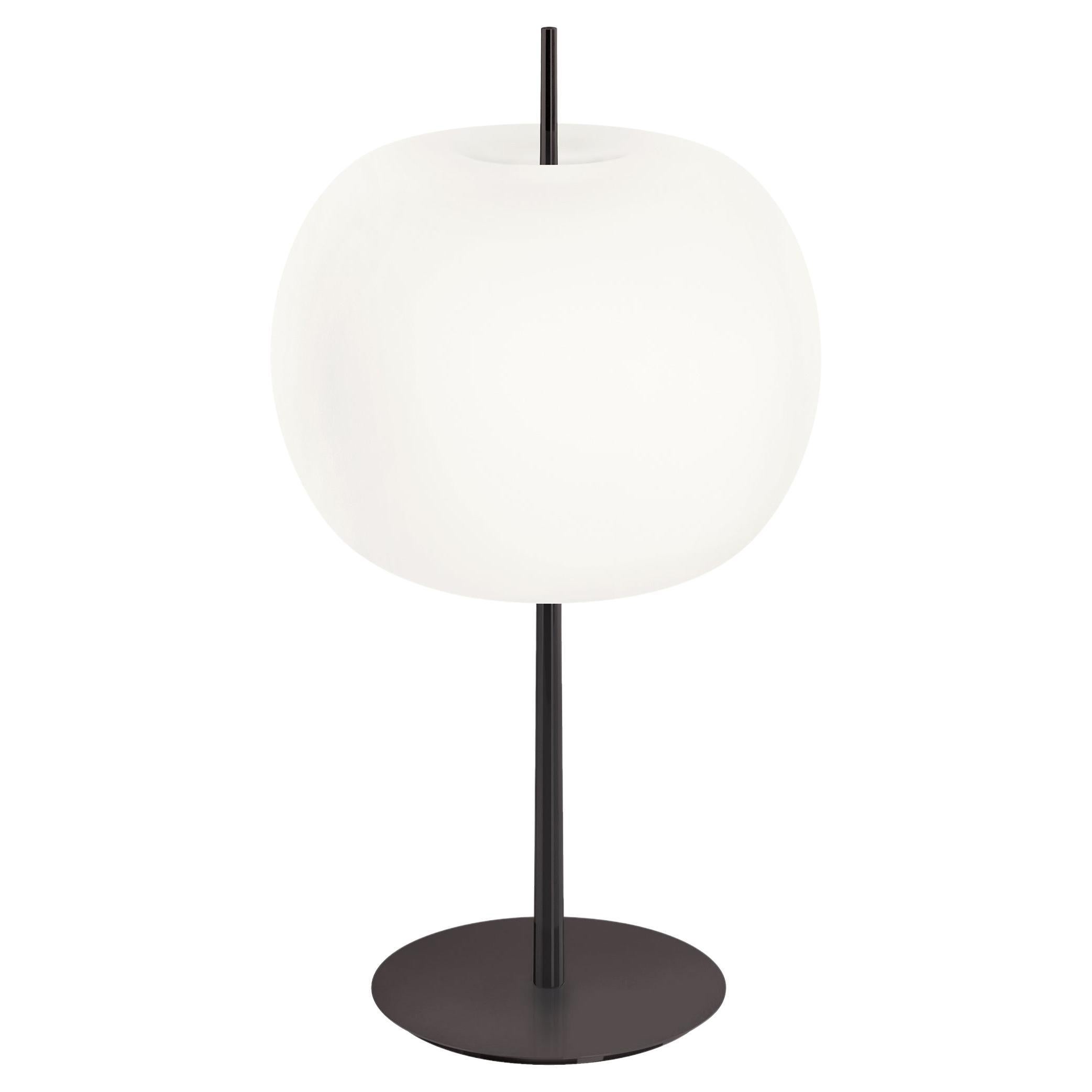 Lampada da tavolo in vetro opalino e metallo 'Kushi XL' per KDLN in nero