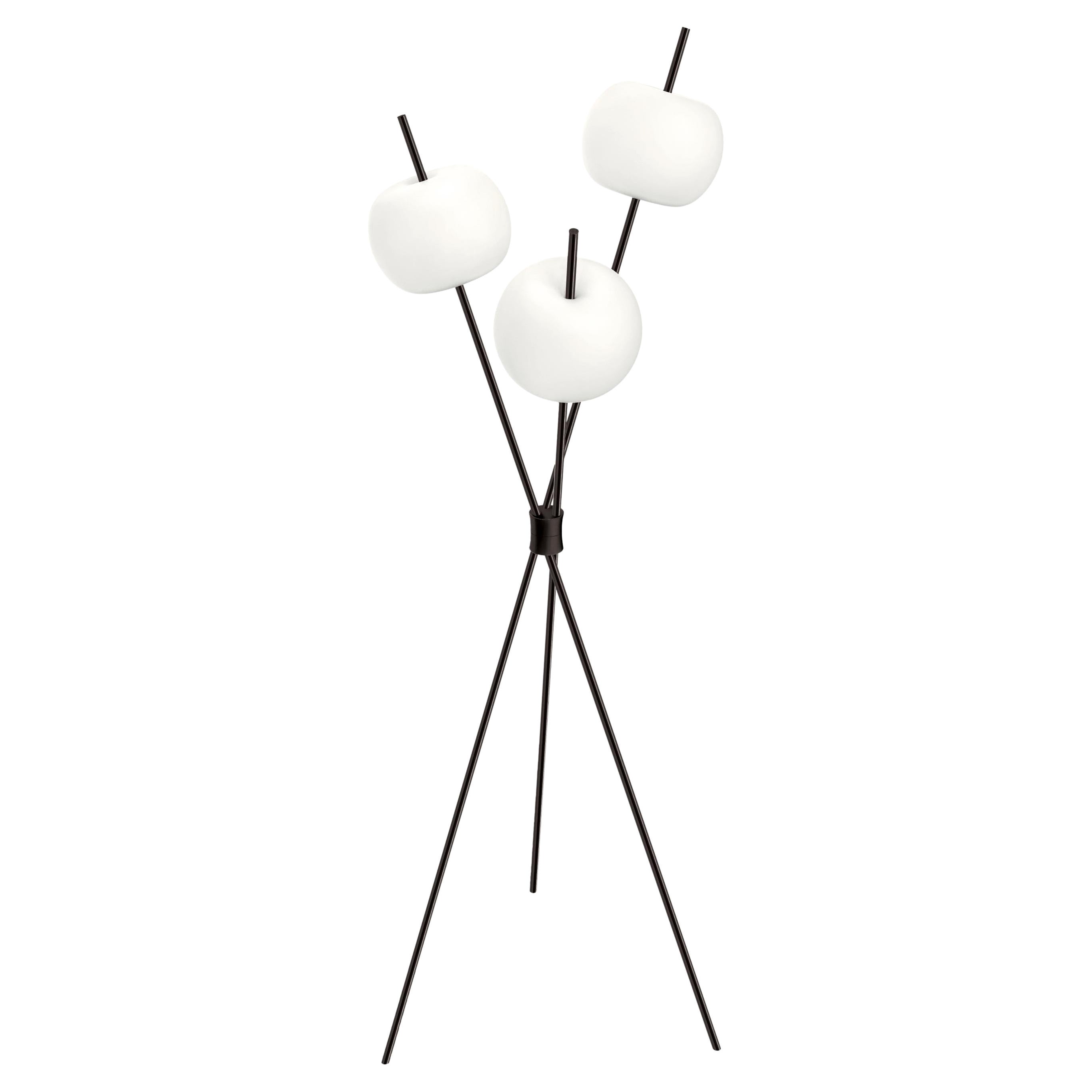 Dreistöckige Stehlampe „Kushi“ aus Opalglas und Metall für KDLN in Schwarz im Angebot