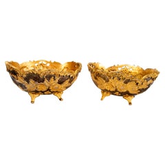 Retro Pair of Metal Trays in Golden Colour with Flower Decoration