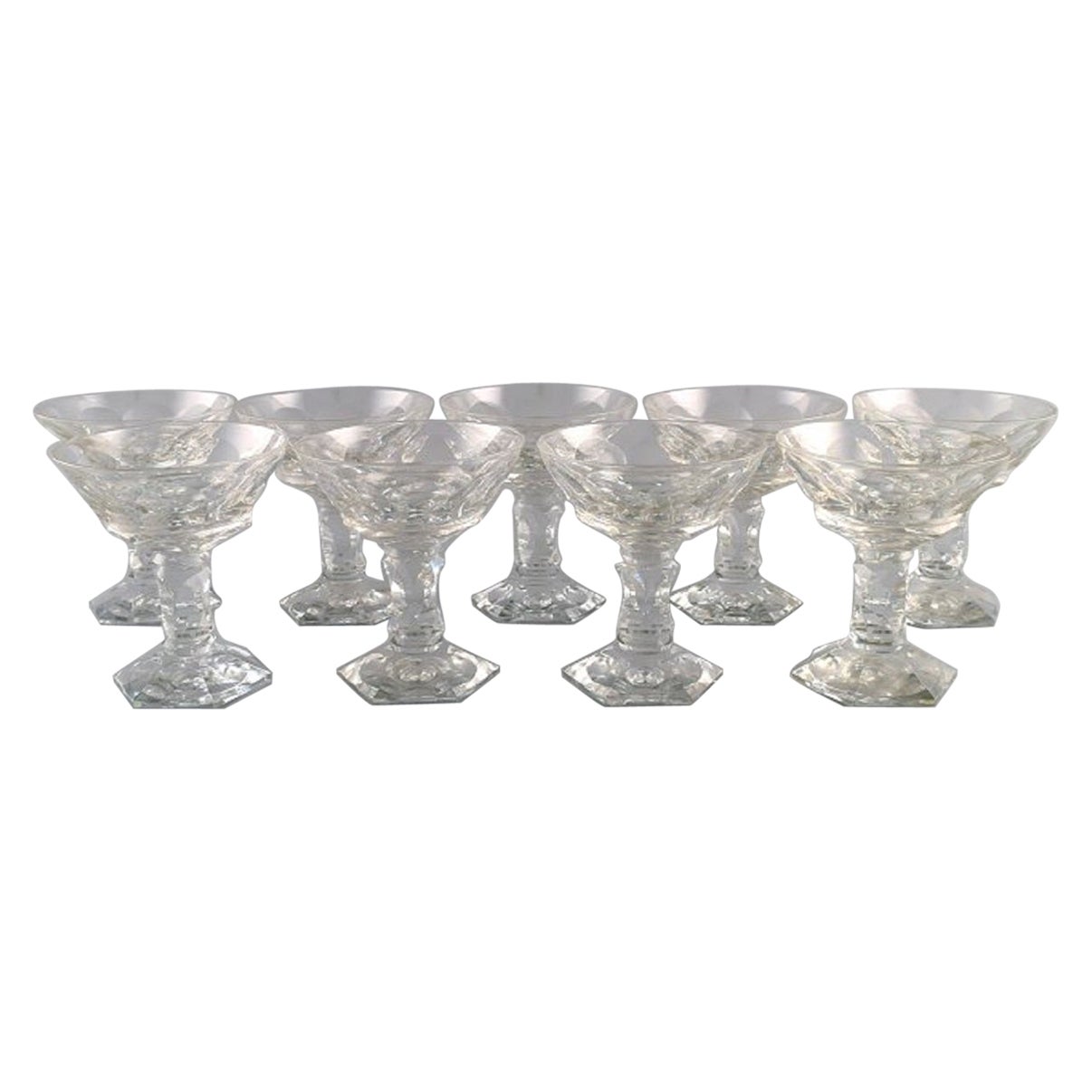 Baccarat, Francia, 9 Copas de champán Art Decó en cristal transparente